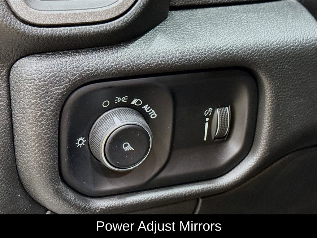 Used 2024 RAM 2500 Tradesman w/ Chrome Appearance Group image 13