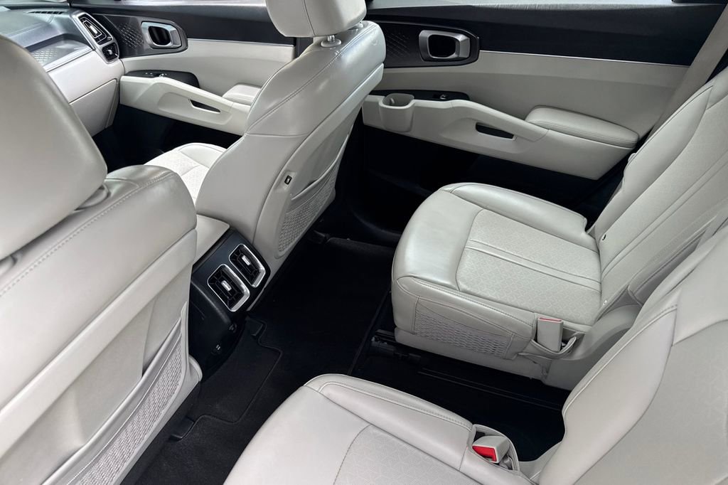 Certified 2023 Kia Sorento EX AWD/4WD image 13