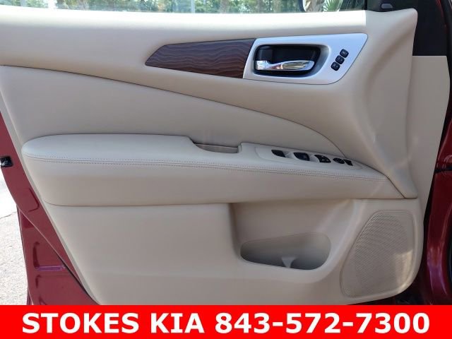 Used 2017 Nissan Pathfinder Platinum FWD image 21