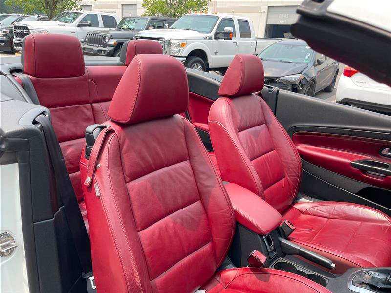 Used 2011 Volkswagen Eos Lux FWD image 24