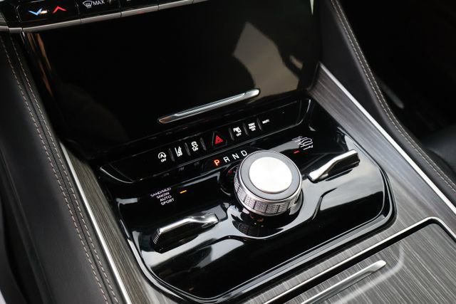 Used 2024 Jeep Wagoneer Series III image 19