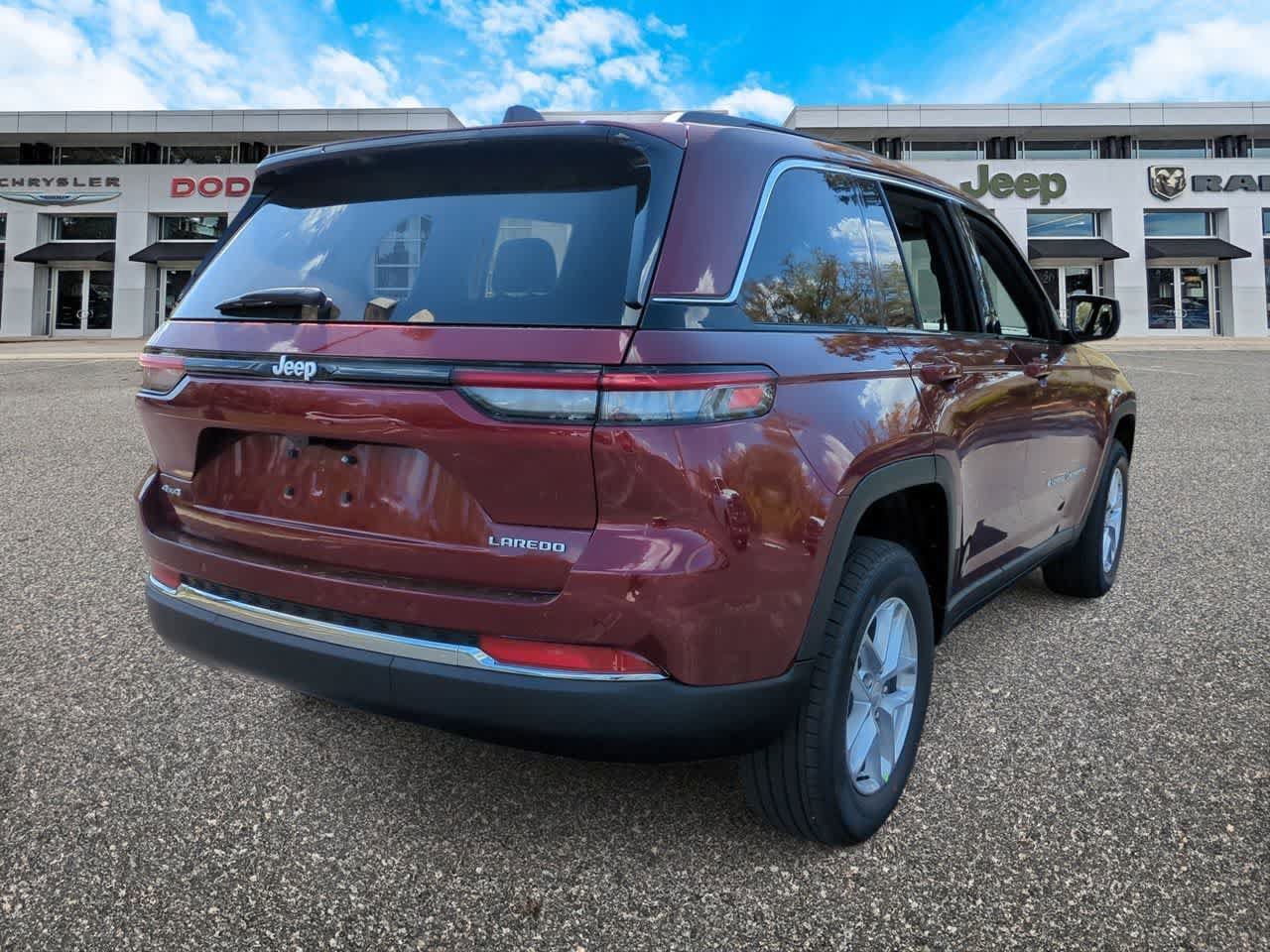 New 2026 Jeep Grand Cherokee Laredo X AWD/4WD image 8