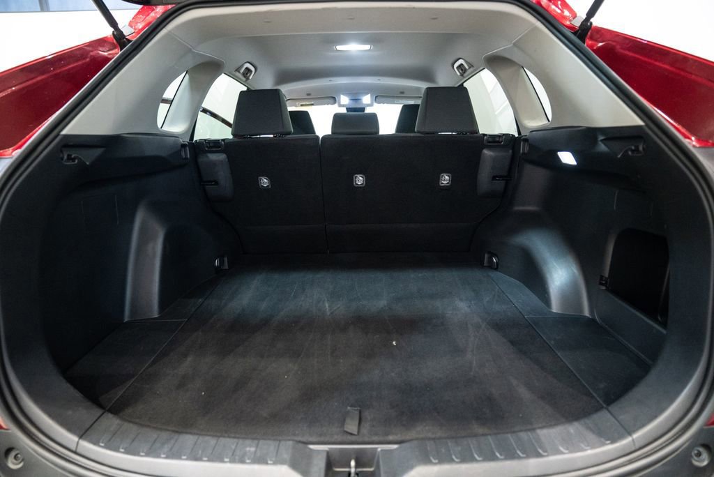 Used 2024 Toyota RAV4 LE image 32