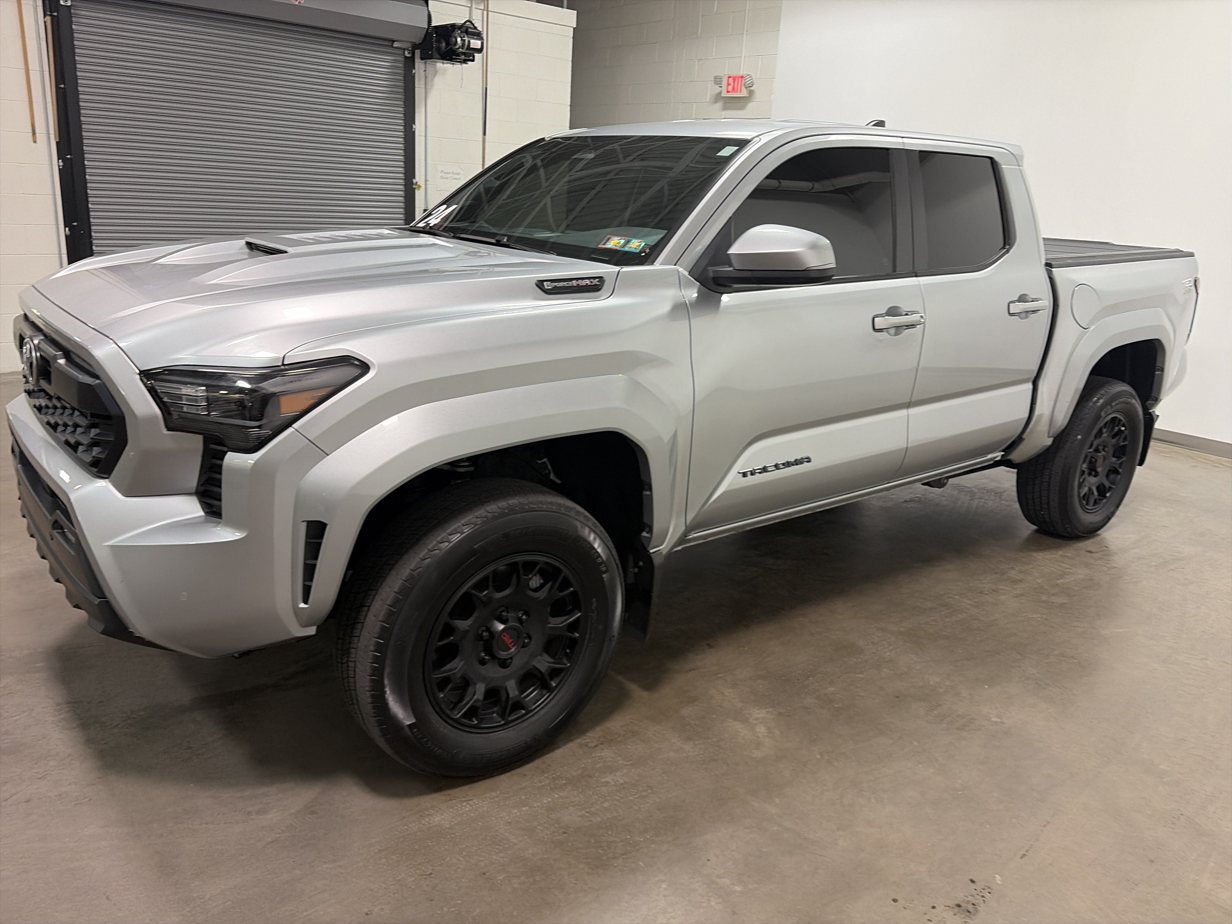 Used 2024 Toyota Tacoma TRD Sport w/ TRD Sport Upgrade Package AWD/4WD image 6