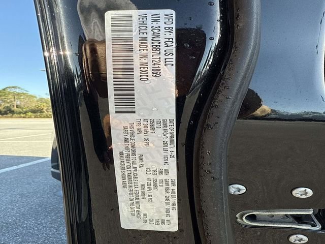 Used 2020 Jeep Compass Latitude image 35