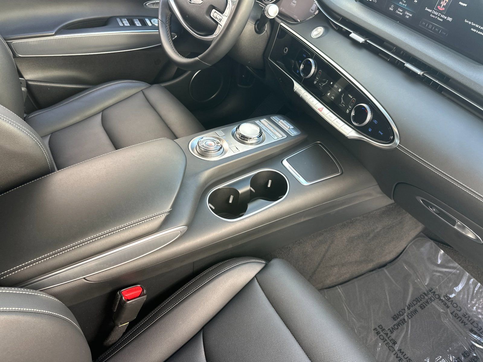 Used 2024 Genesis GV70 2.5T w/ Select Package image 16