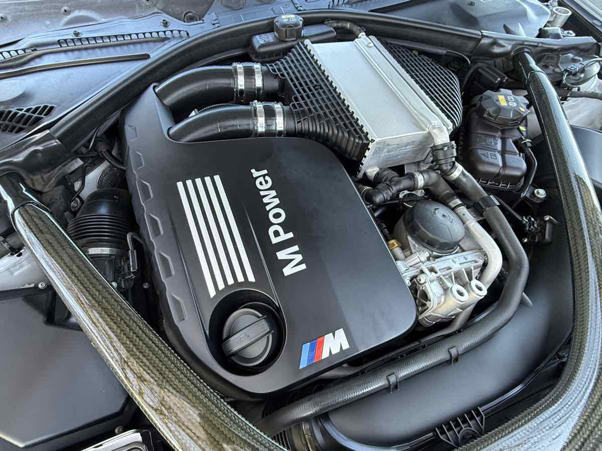 Used 2017 BMW M4 Coupe image 24