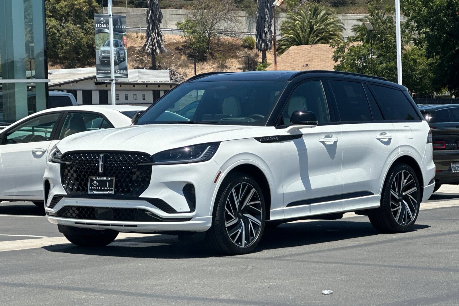 New 2026 Lincoln Aviator Black Label w/ Black Label Special Edition AWD/4WD image 7