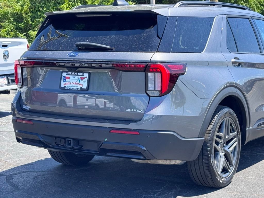 Used 2025 Ford Explorer ST-Line w/ ST-Line Street Pack AWD/4WD image 42