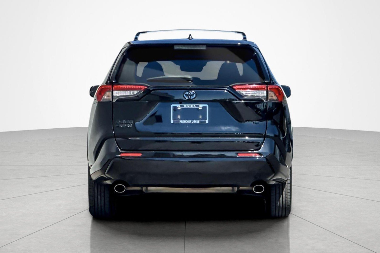 Used 2024 Toyota RAV4 SE w/ Weather & Moonroof Package AWD/4WD image 4