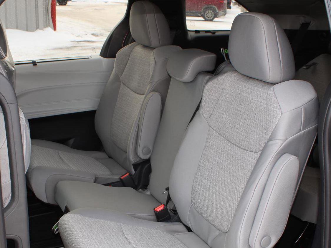 New 2026 Toyota Sienna LE AWD/4WD image 18