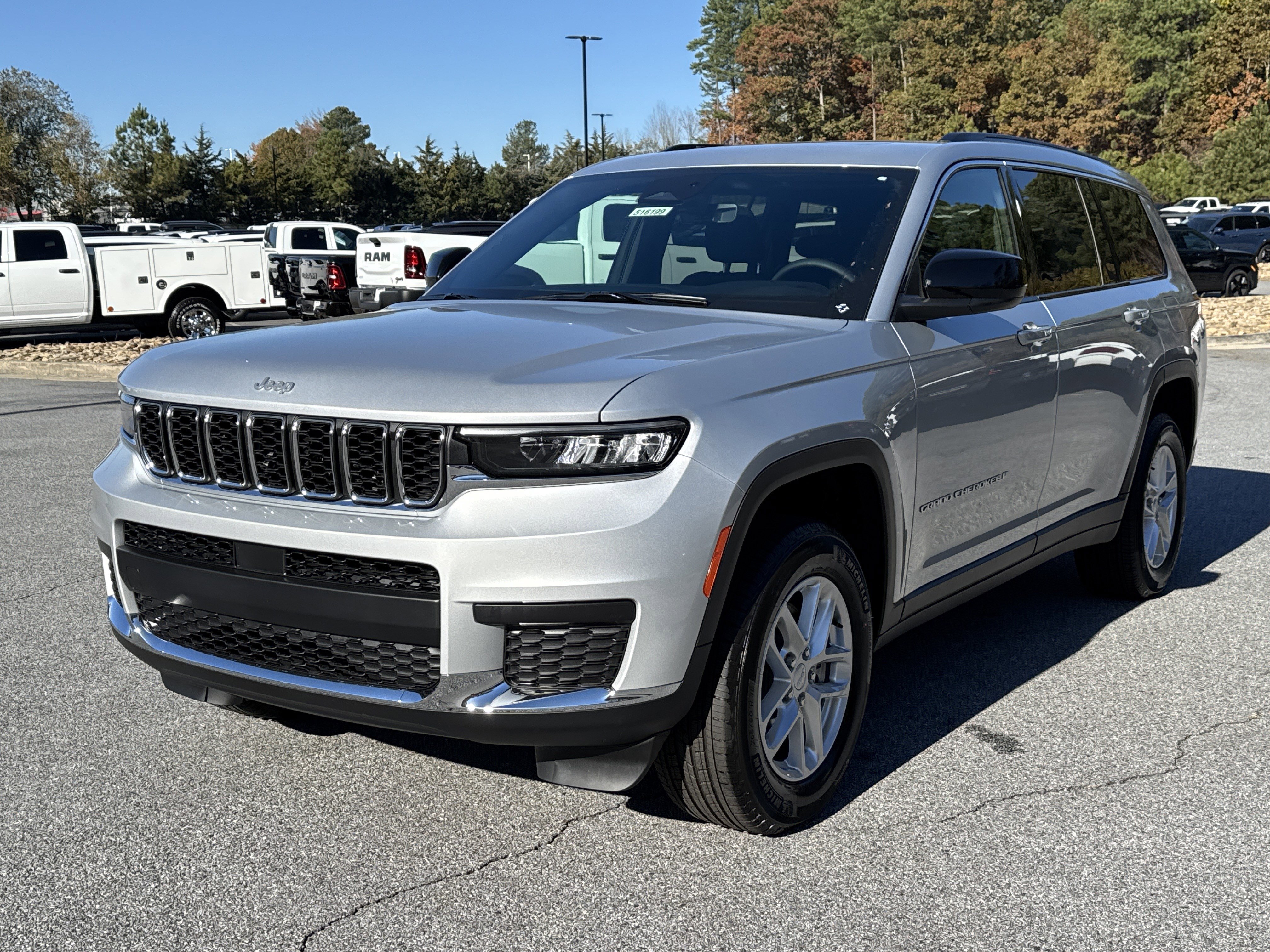 New 2025 Jeep Grand Cherokee L Laredo w/ Luxury Tech Group I image 3