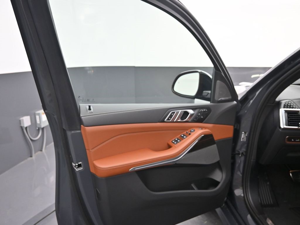 New 2026 BMW X7 xDrive40i w/ M Sport Package image 10