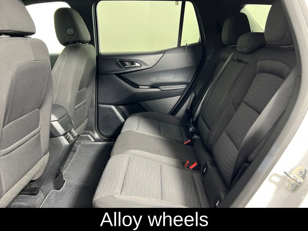 Used 2025 Chevrolet Equinox LT image 16