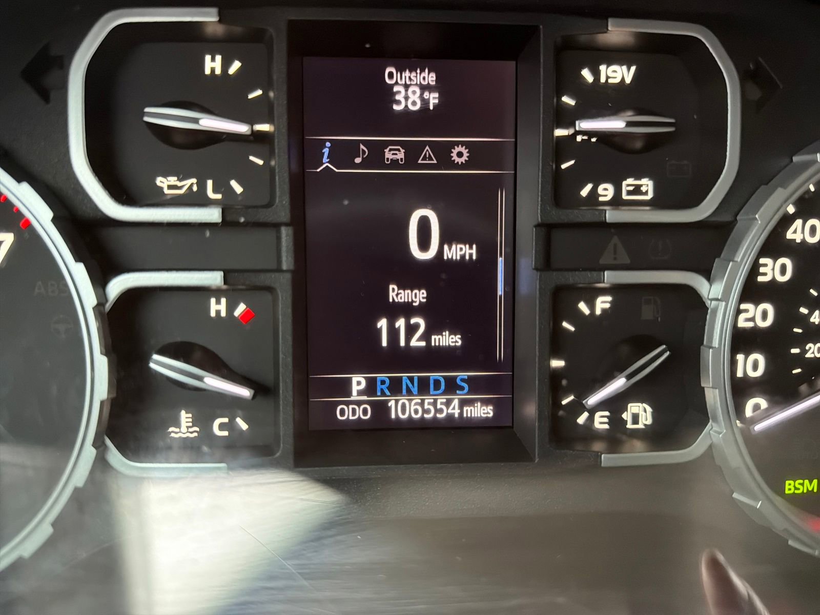 Used 2020 Toyota Tundra SR5 w/ SR5 Convenience Package AWD/4WD image 17