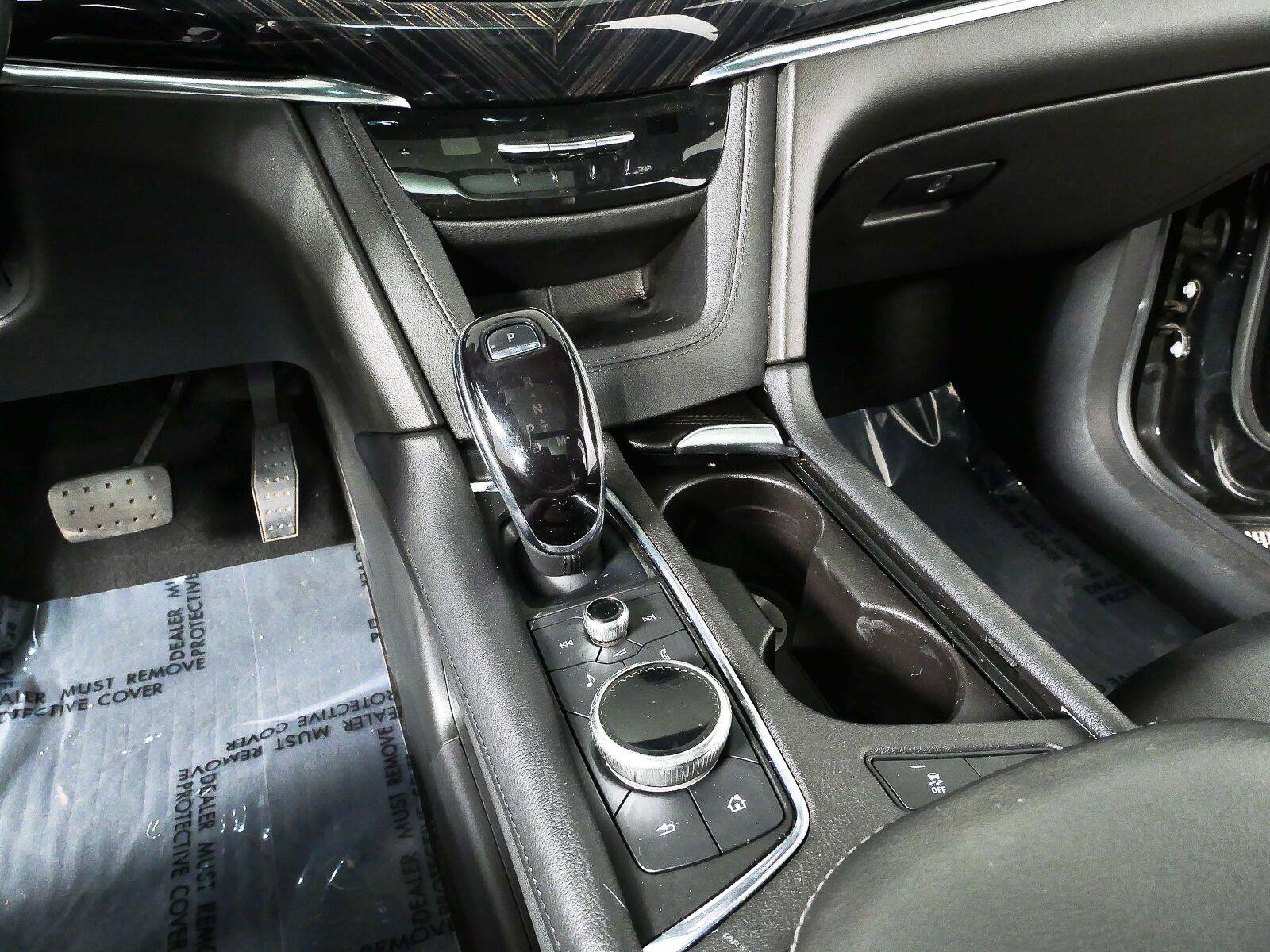 Used 2022 Cadillac XT6 Premium Luxury AWD/4WD image 18