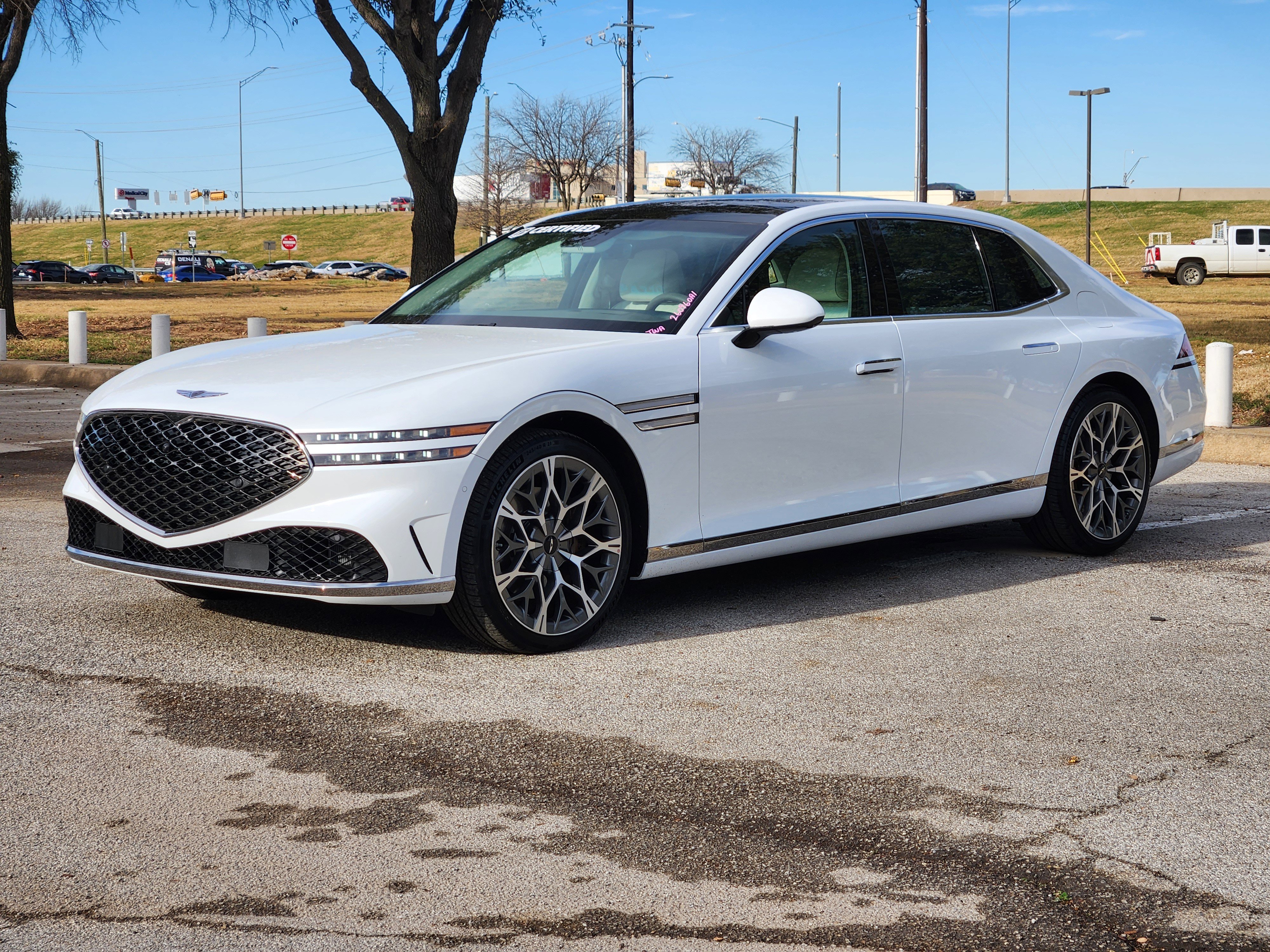 Used 2025 Genesis G90 3.5T image 3