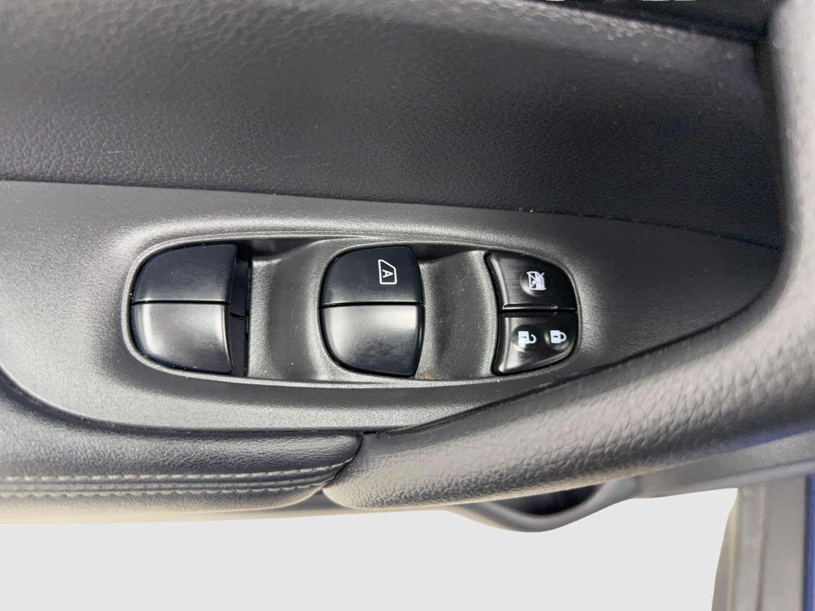 Used 2019 Nissan Rogue SV FWD image 29