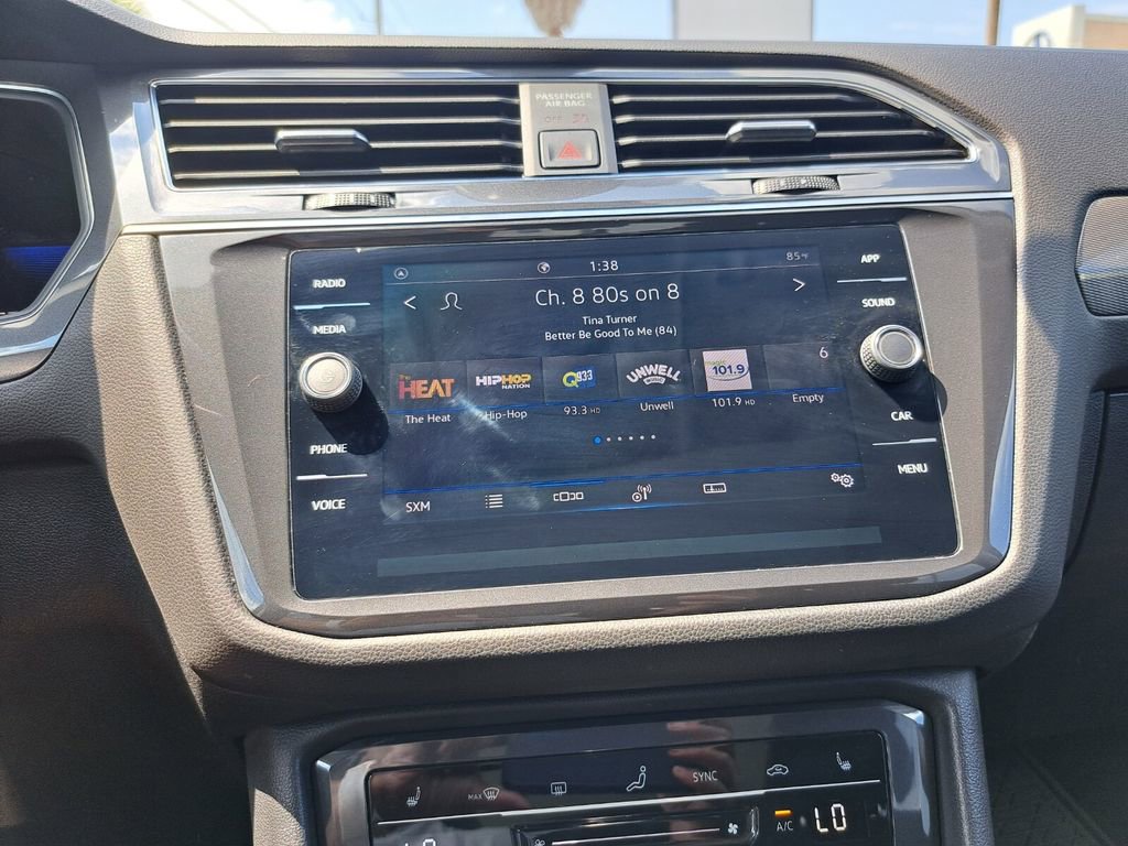 Used 2023 Volkswagen Tiguan SE w/ Panoramic Sunroof Package image 11