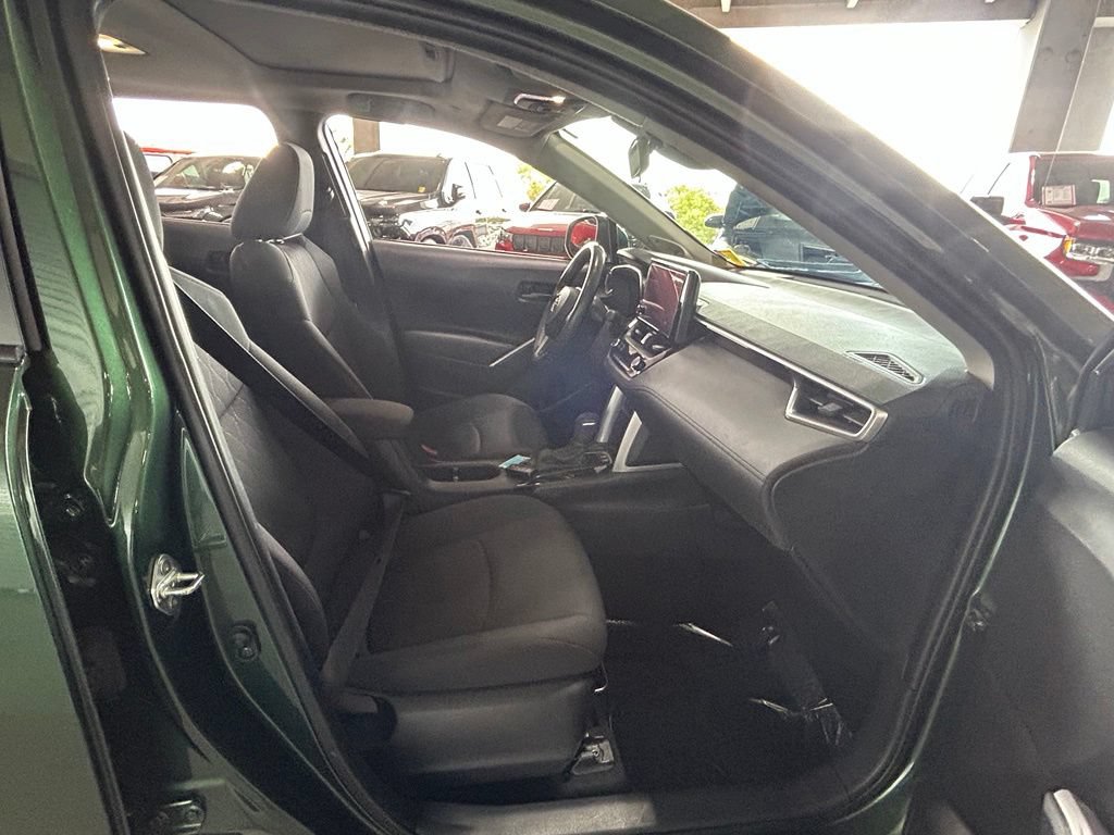 Used 2023 Toyota Corolla Cross LE w/ Moonroof Package FWD image 34