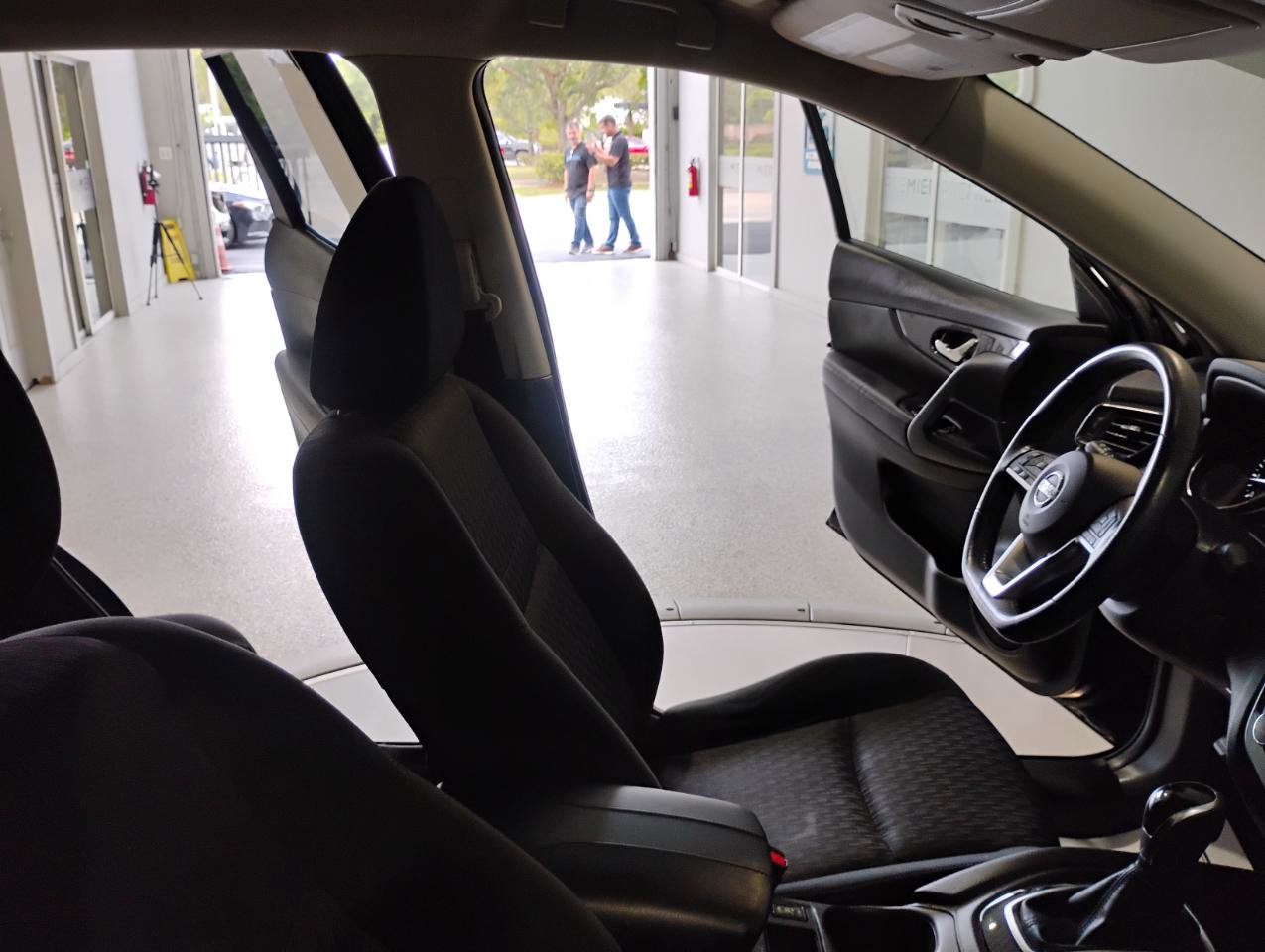 Used 2019 Nissan Rogue SV FWD image 38