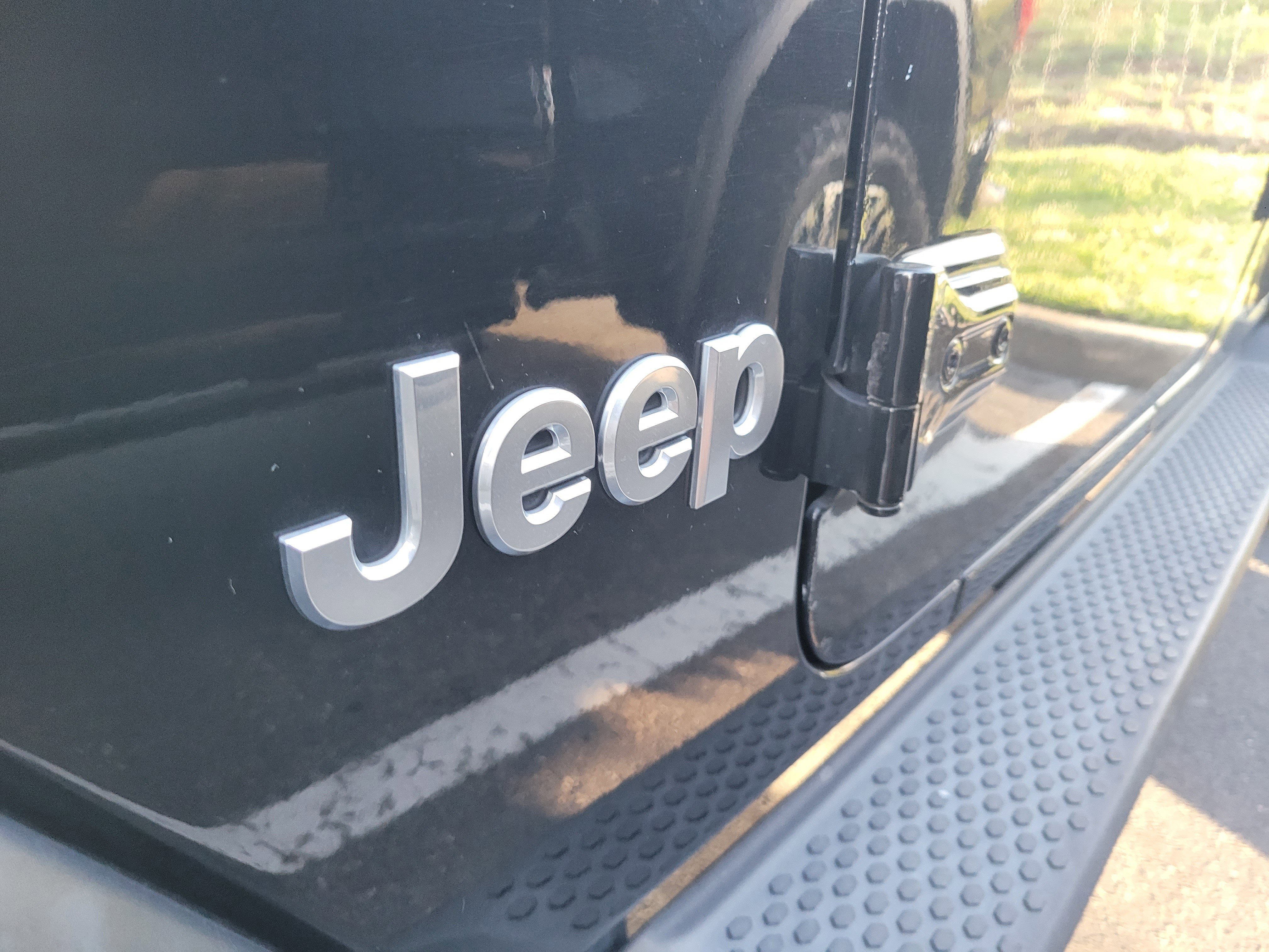 Used 2018 Jeep Wrangler Unlimited Sport S AWD/4WD image 9