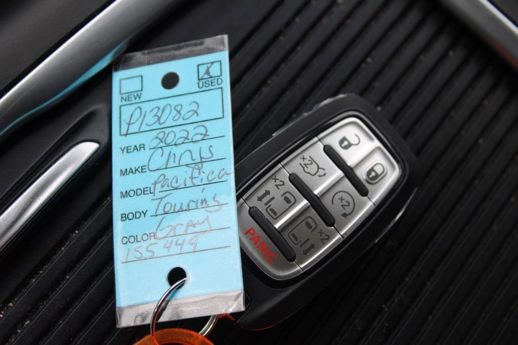 Used 2022 Chrysler Pacifica Touring-L image 34