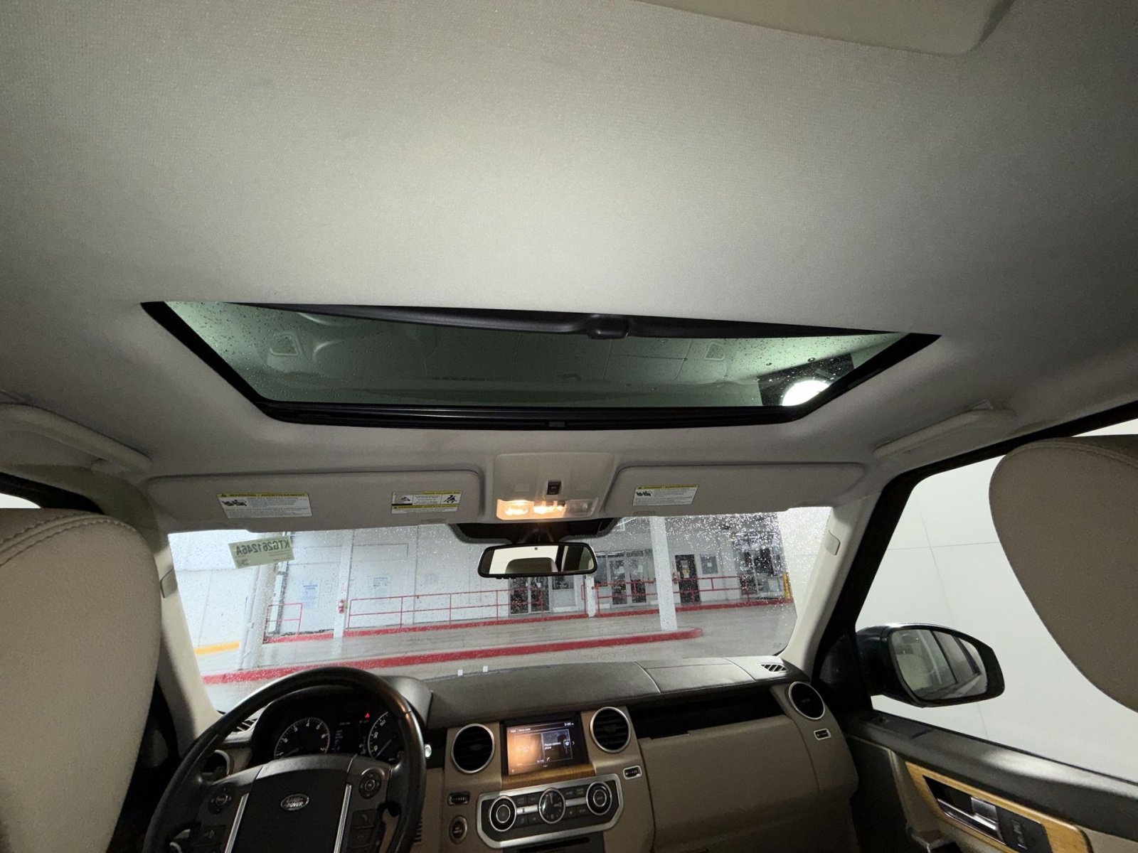 Used 2016 Land Rover LR4 HSE image 22