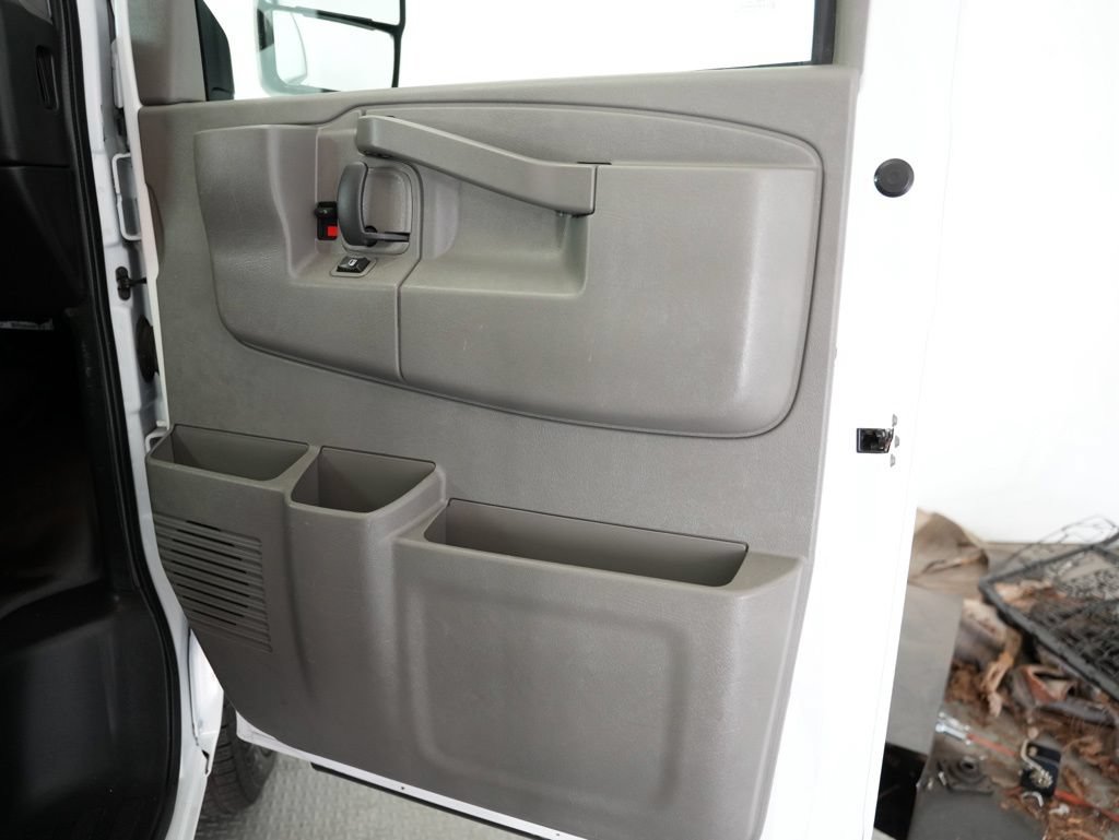 Used 2020 Chevrolet Express 3500 w/ Power Convenience Package RWD image 38