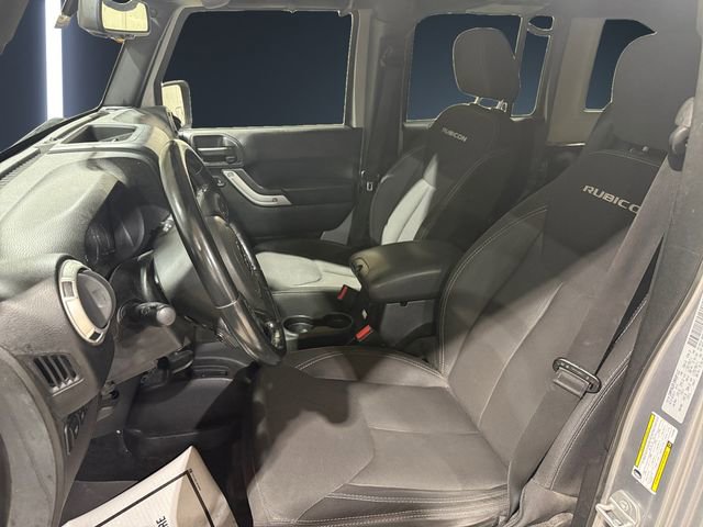 Used 2015 Jeep Wrangler Unlimited Rubicon w/ Connectivity Group image 9