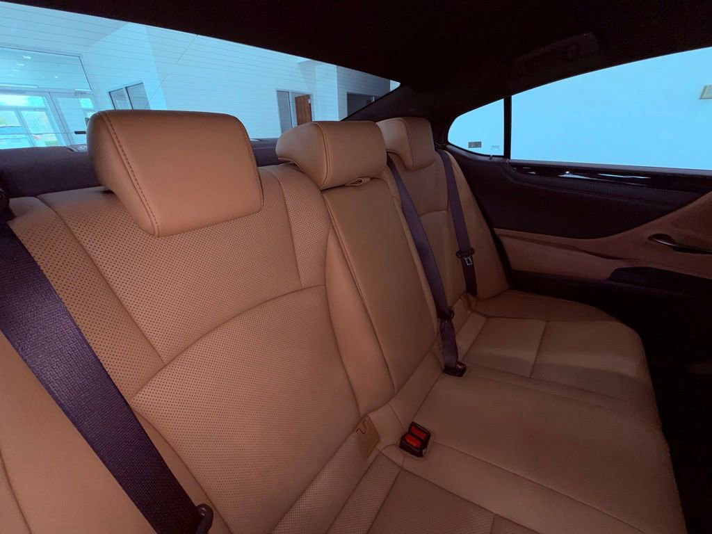 Certified 2021 Lexus ES 300h w/ Premium Package image 15