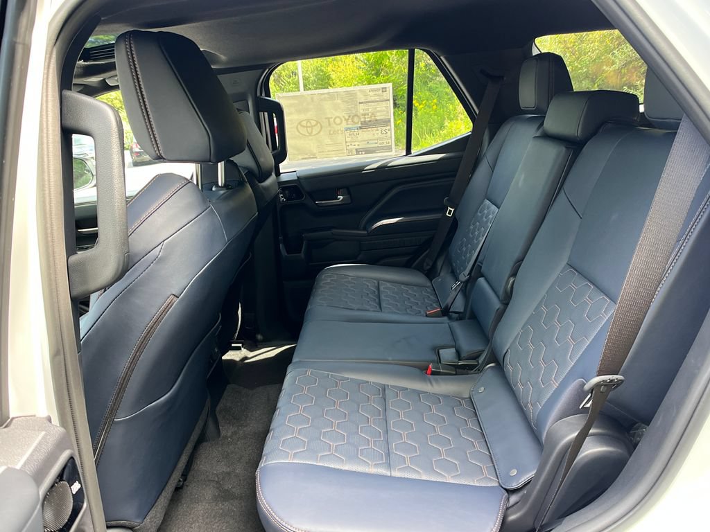 New 2026 Toyota 4Runner Platinum AWD/4WD image 23