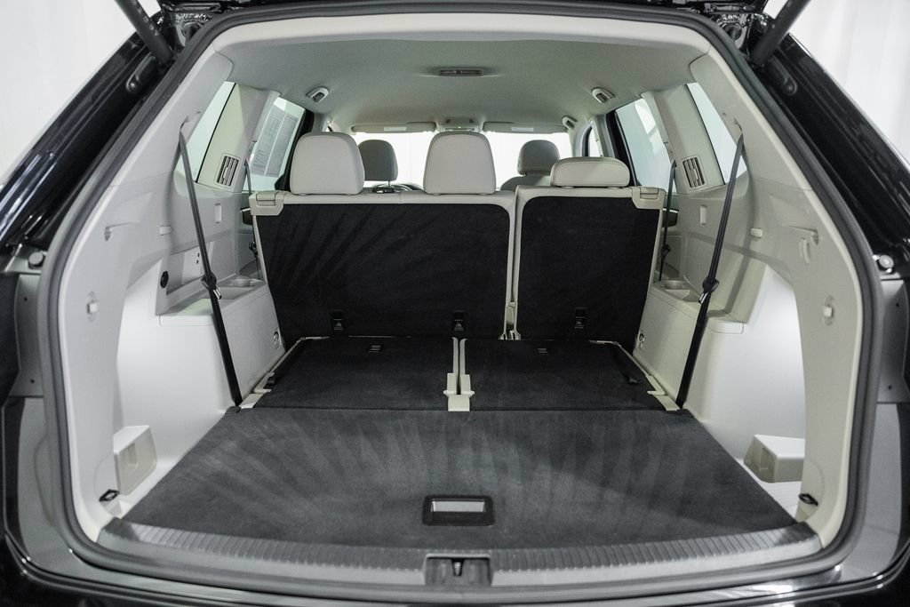 Used 2025 Volkswagen Atlas SE AWD/4WD image 9