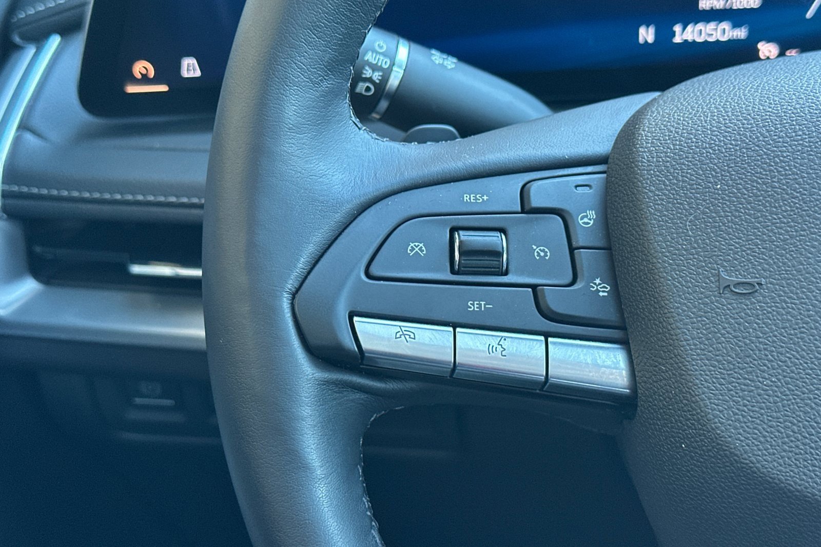 Used 2024 Cadillac XT4 Premium Luxury image 31