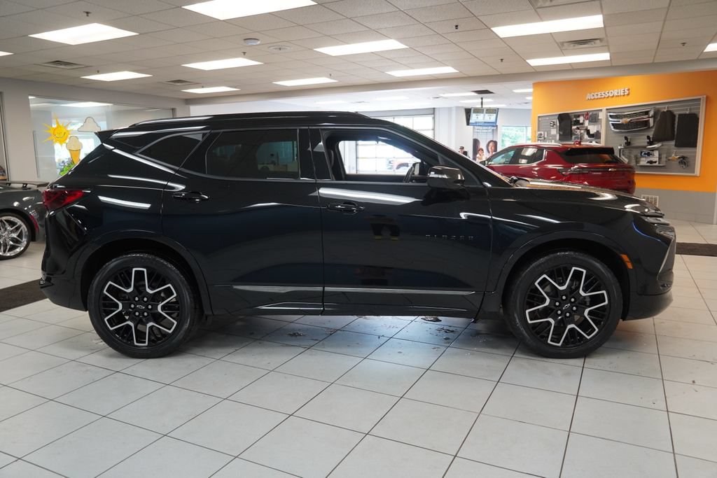 Used 2023 Chevrolet Blazer RS w/ Enhanced Convenience Package AWD/4WD image 14