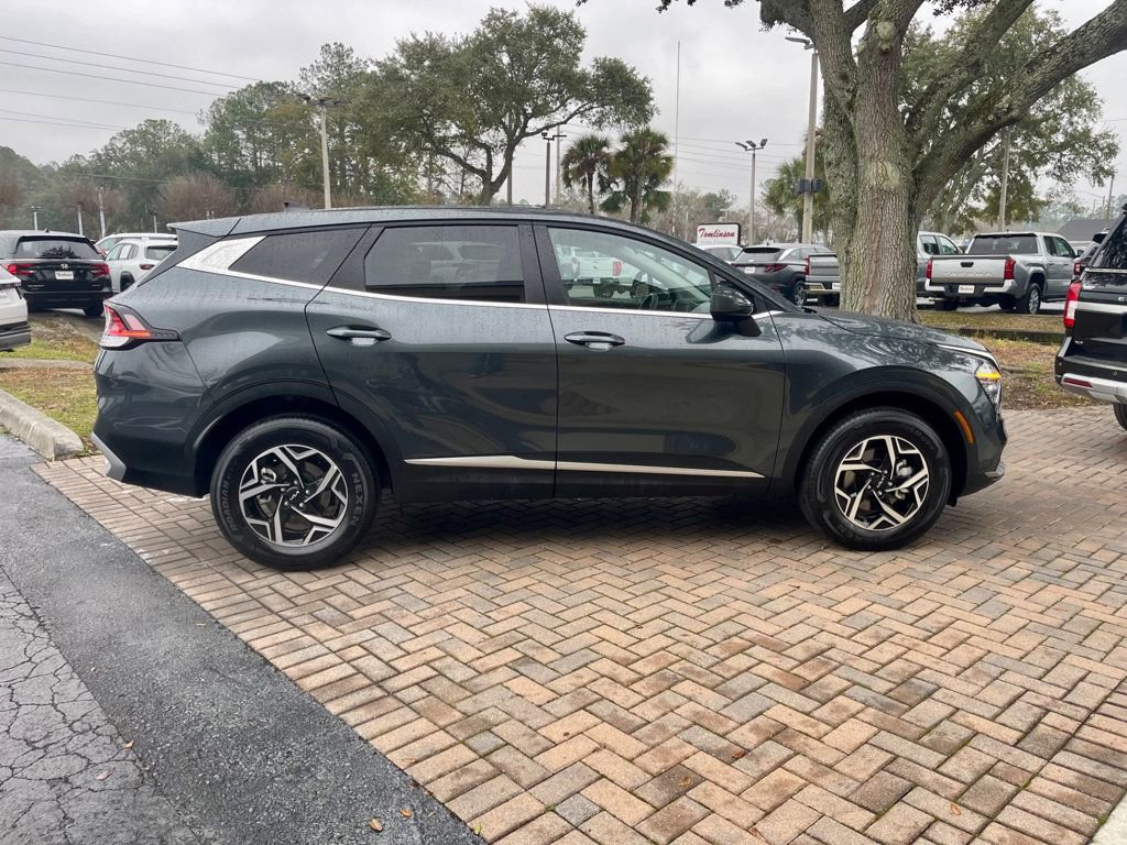 Used 2025 Kia Sportage LX image 7