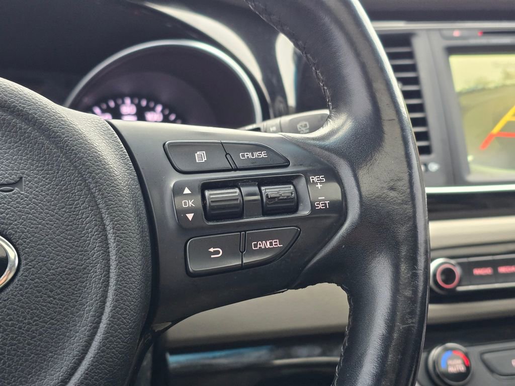 Used 2015 Kia Sedona SX Limited image 36