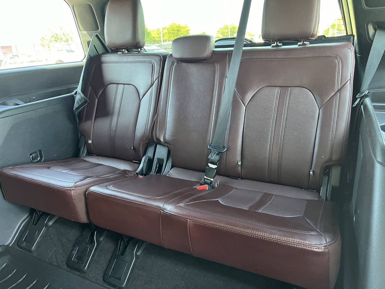 Used 2022 Ford Expedition Limited AWD/4WD image 23