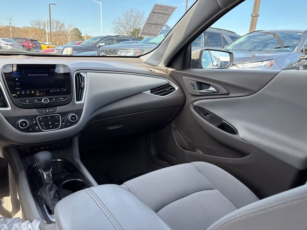 Used 2024 Chevrolet Malibu LT FWD image 11