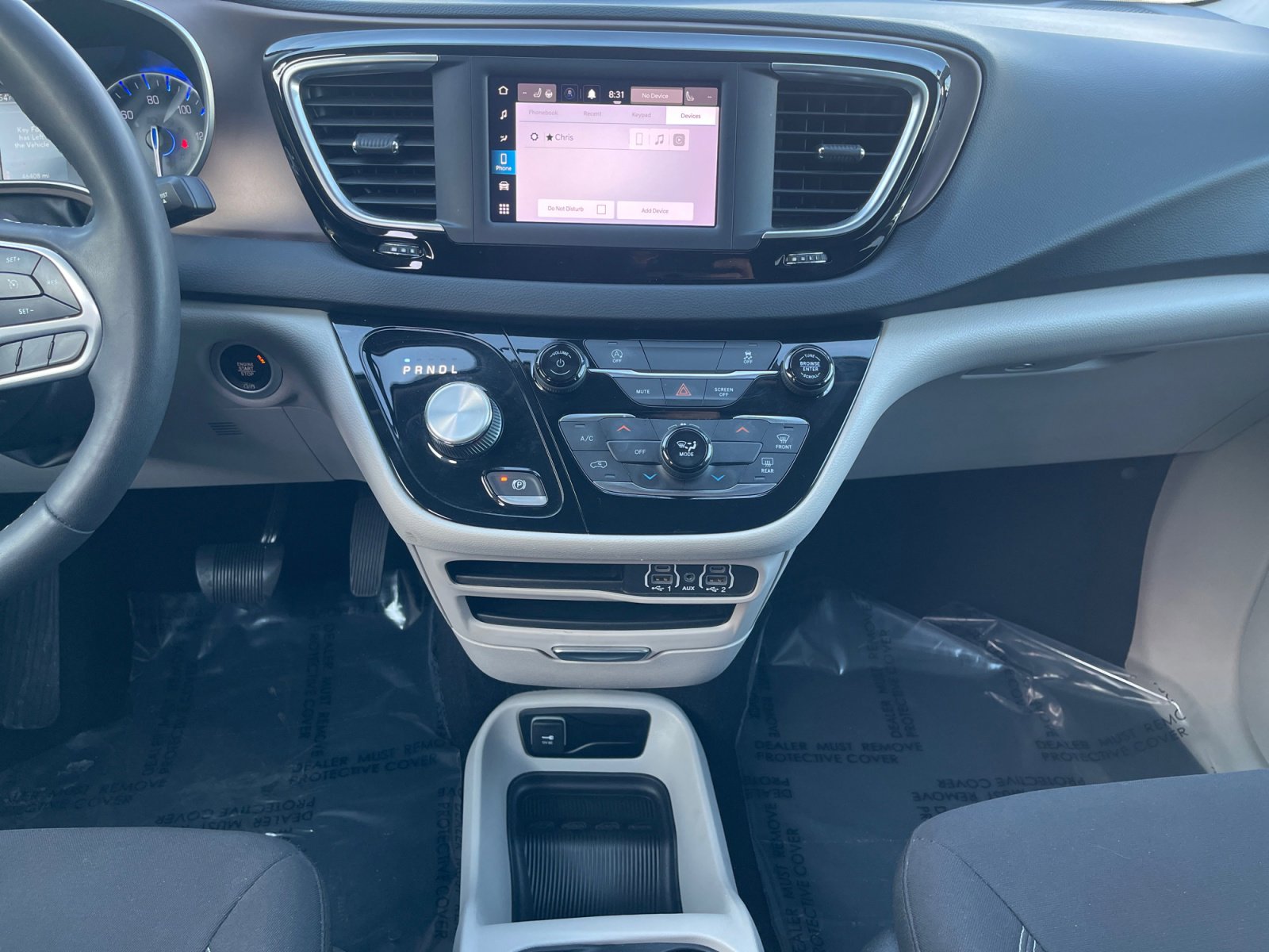 Used 2022 Chrysler Voyager LX image 11