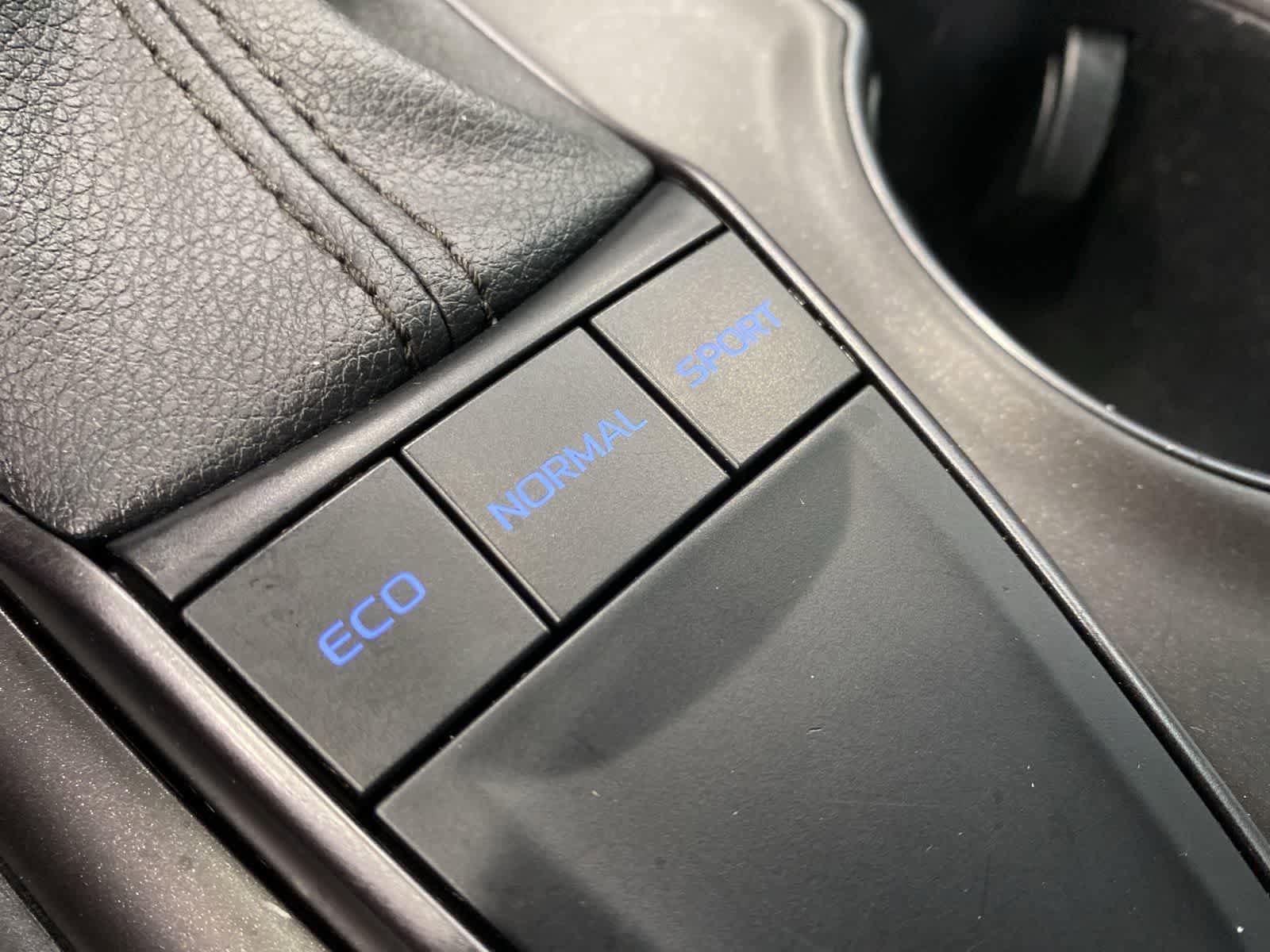 Used 2024 Toyota Camry SE FWD image 27