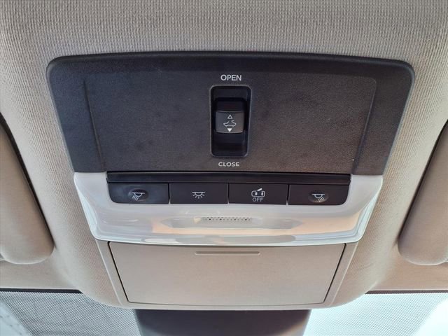 Used 2023 Nissan Sentra SV w/ SV Premium Package FWD image 12