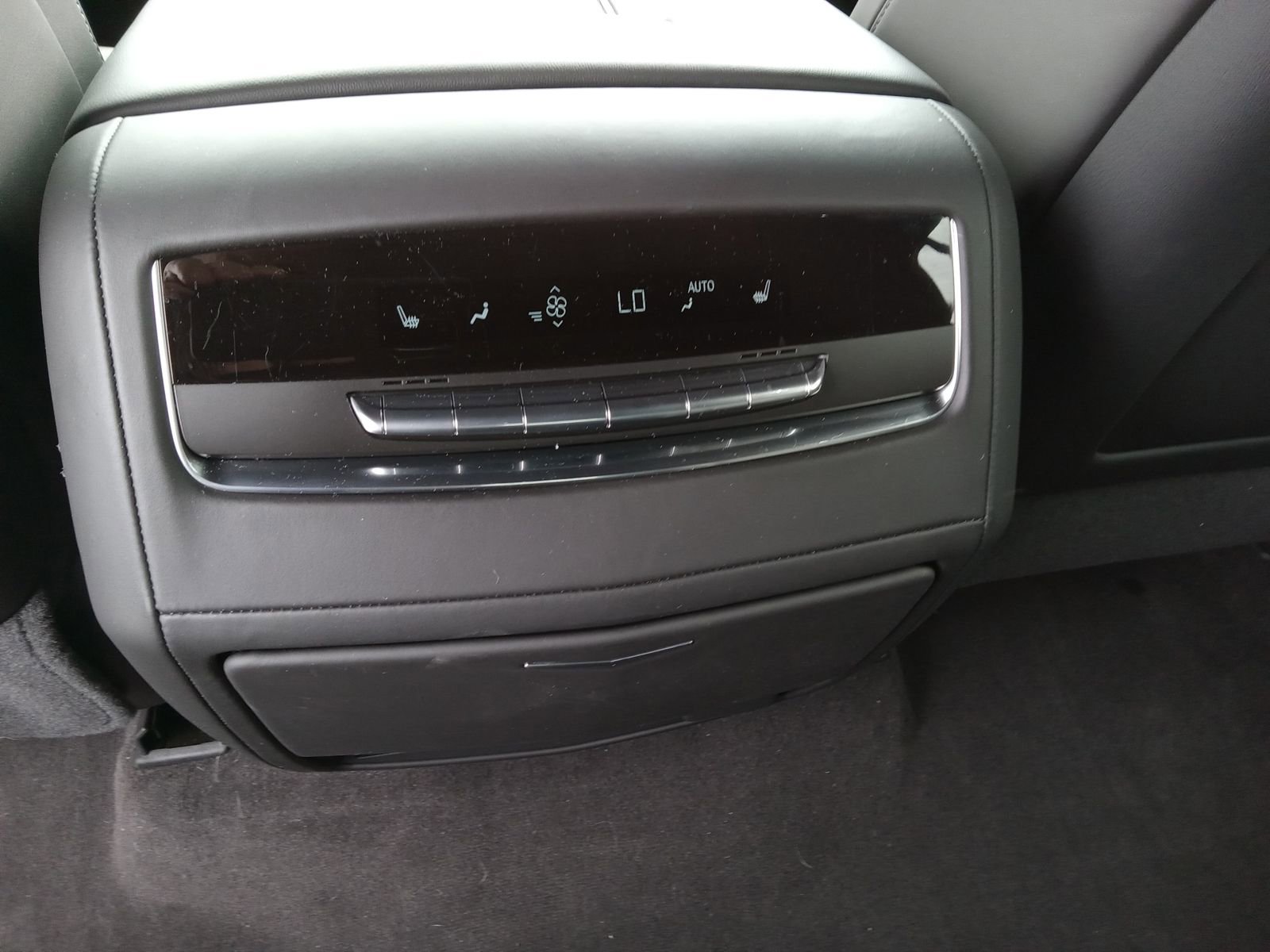 Certified 2025 Cadillac Escalade Sport Platinum w/ LPO, ONYX Package image 26