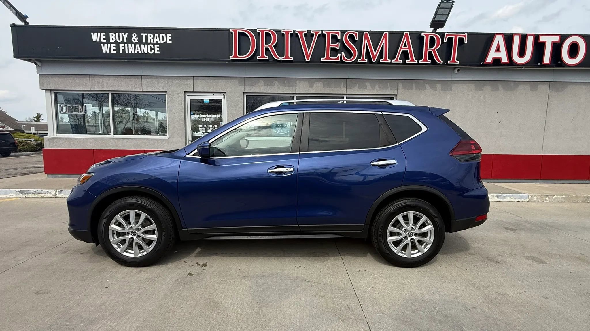Used 2018 Nissan Rogue SV image 6