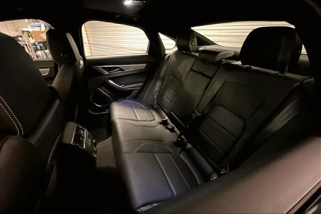 New 2024 Jaguar XF R-Dynamic SE AWD/4WD image 9