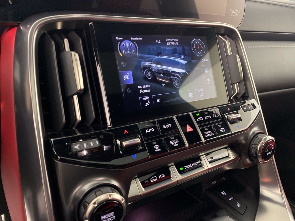Certified 2026 Lexus LX 700h F Sport AWD/4WD image 21