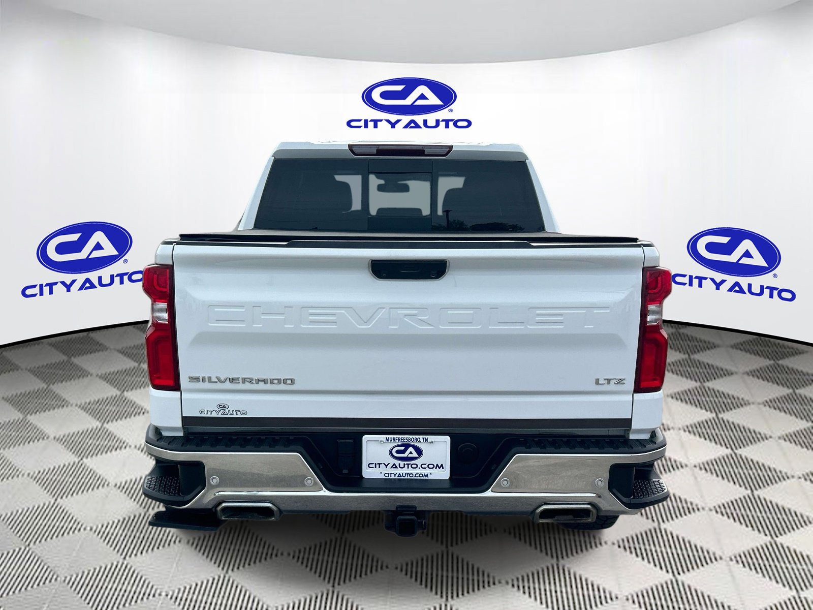 Used 2024 Chevrolet Silverado 1500 LTZ AWD/4WD image 4
