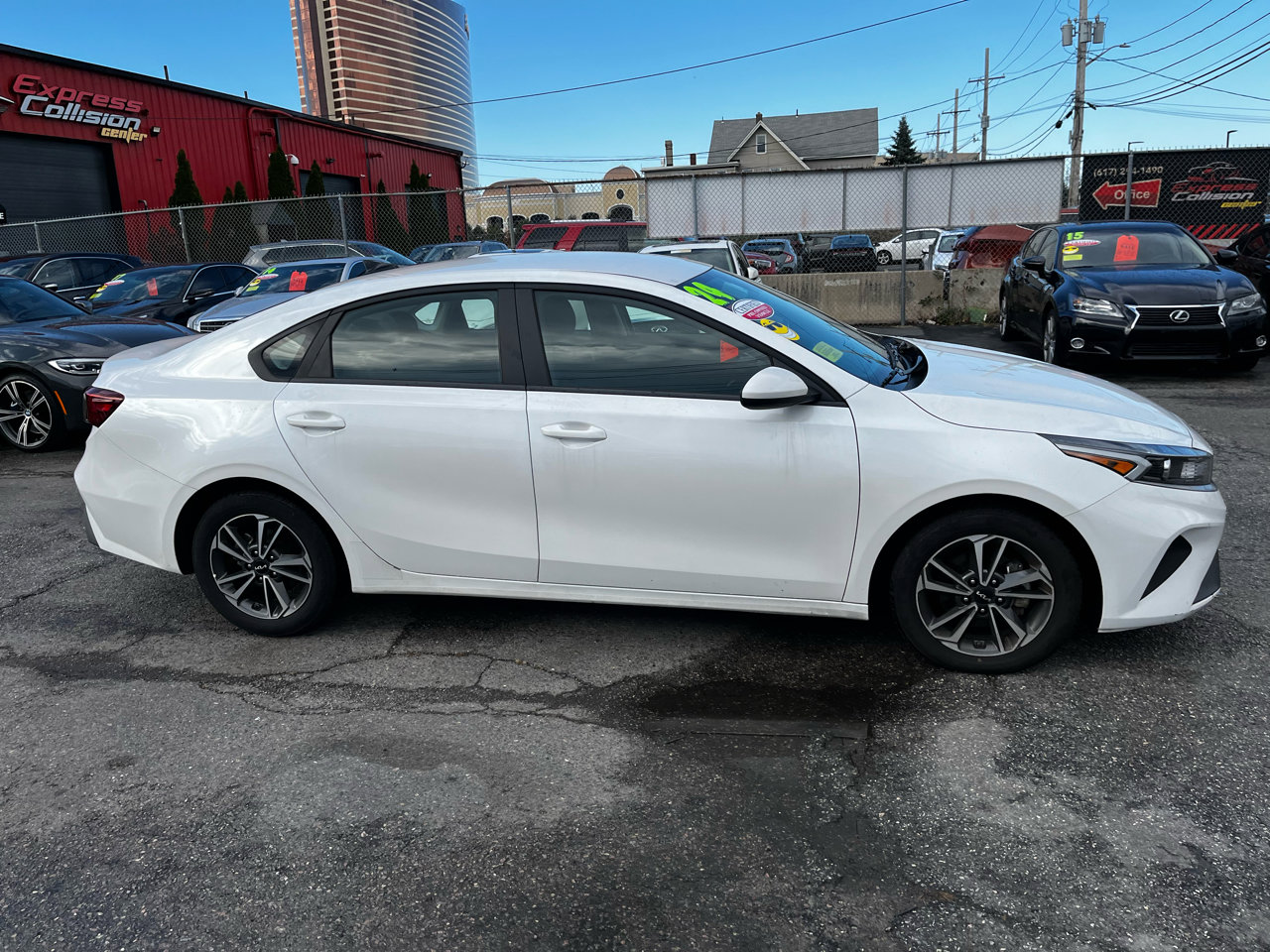 Used 2024 Kia Forte LXS FWD image 3