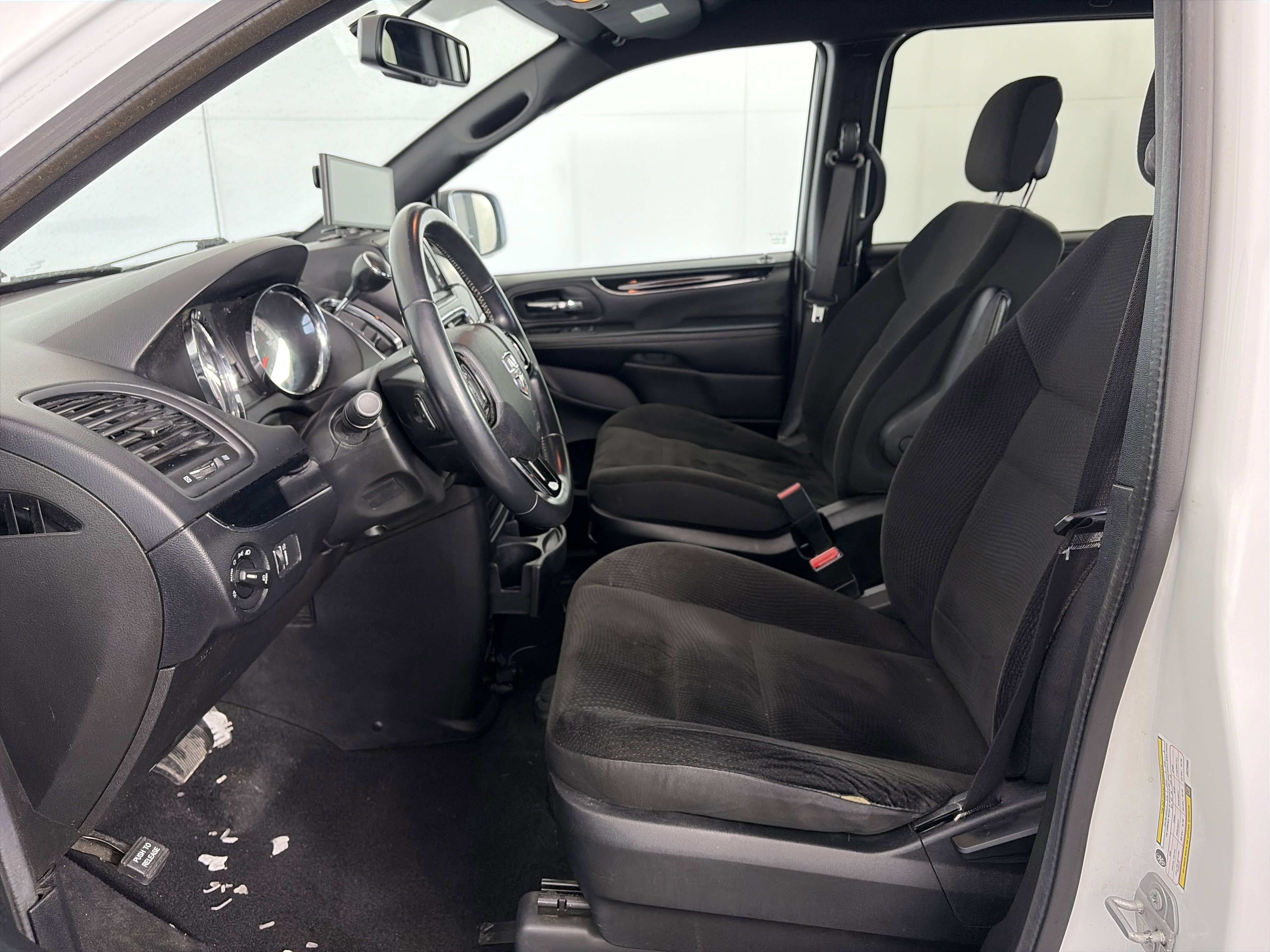 Used 2018 Dodge Grand Caravan SE image 6