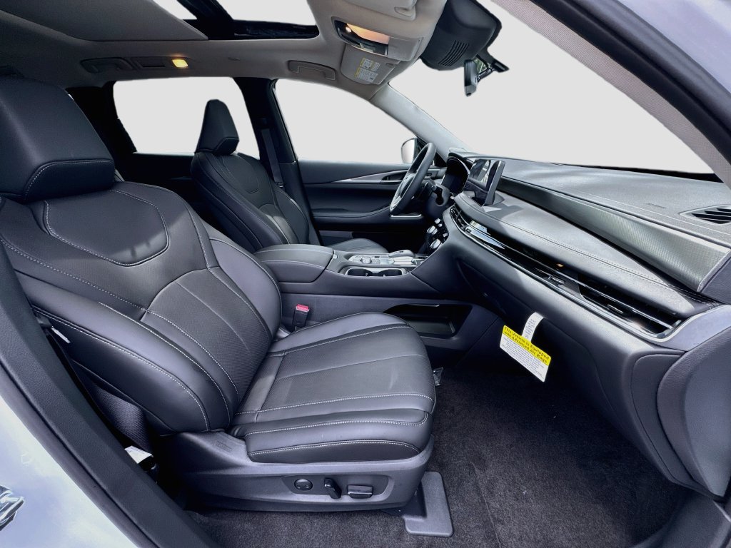 Used 2027 INFINITI QX60 Luxe w/ Cargo Package FWD image 32